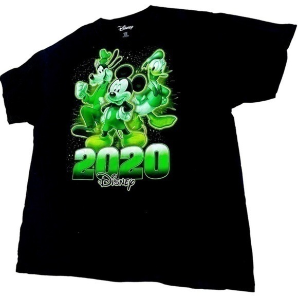 DISNEY | DISNEY GLOW IN DARK GREEN 2020 BLACK SHORT SLEEVE T-SHIRT SIZE XL 46/48 - Picture 1 of 3